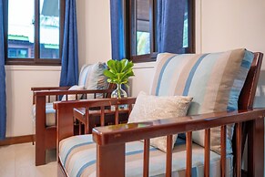 Coconut Row Boutique Hotel