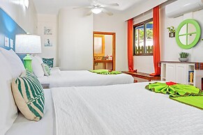 Coconut Row Boutique Hotel