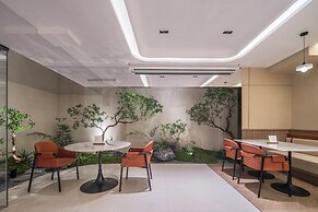 Holiday Inn Express Jinan Quancheng Square by IHG