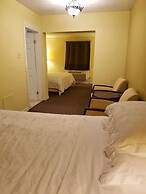 7 West Motel