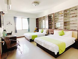 Warner Leisure Hotel