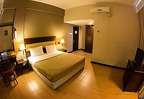 Lodge 18 Hotel