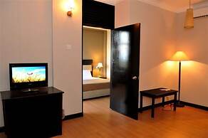 Lodge 18 Hotel
