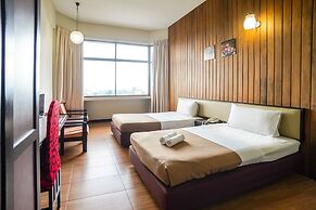 Lodge 18 Hotel