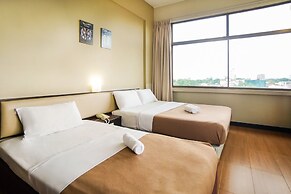 Lodge 18 Hotel