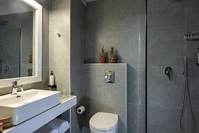 Mare Blue Hotel