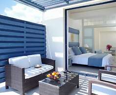 Mare Blue Hotel
