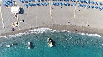 Mare Blue Hotel