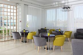 Artina Hotel