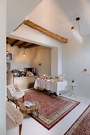 999 Luxury Hotel