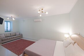 999 Luxury Hotel
