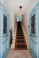 999 Luxury Hotel