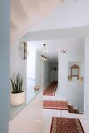 999 Luxury Hotel