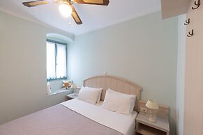 999 Luxury Hotel
