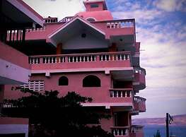La Colline Hotel