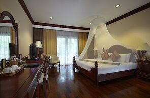 Santi Resort & Spa
