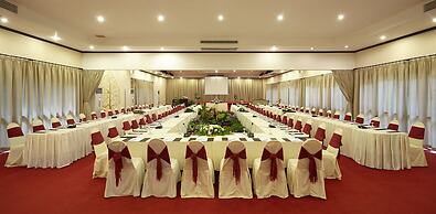 Santi Resort & Spa