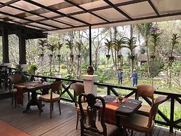 Santi Resort & Spa