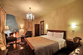 Aiora Luxury Suites