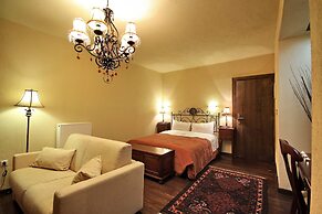 Aiora Luxury Suites