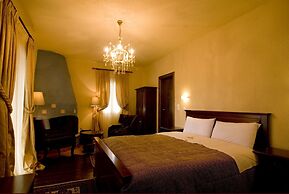 Aiora Luxury Suites