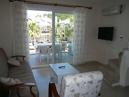 Golden Life Blue Green Residence