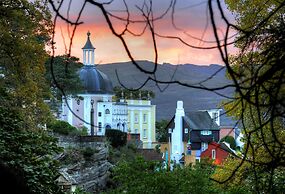 Hotel Portmeirion & Castell Deudraeth