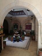 Hotel Riad Benatar