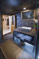 Sophia Luxury Suites