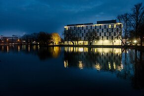 Best Western Plus Lakeside Hotel