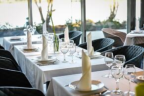 Best Western Plus Lakeside Hotel