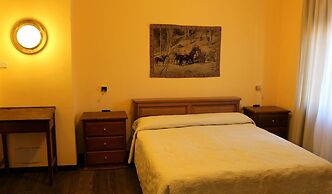 Hotel Bucaneve