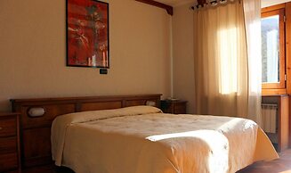 Hotel Bucaneve