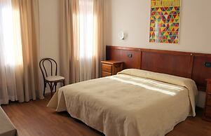Hotel Bucaneve