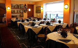 Hotel Bucaneve