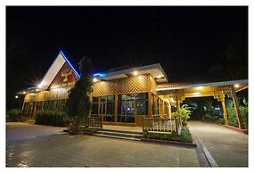 Ruby True Hotel