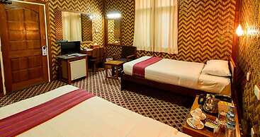 Ruby True Hotel
