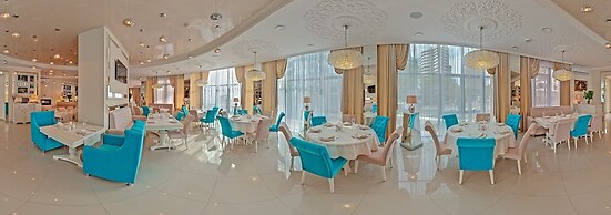 Dolphin Resort & Conference Center