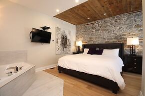 Kemptville Suites