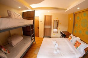 Famous House Kathmandu - Hostel