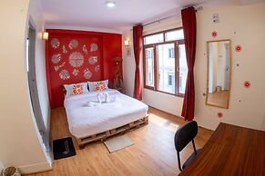 Famous House Kathmandu - Hostel