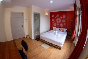 Famous House Kathmandu - Hostel