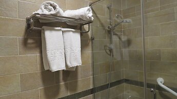 Africana Hotel & Spa