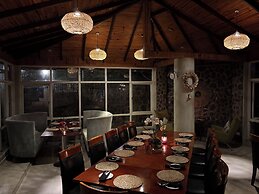 Serendib Suites & Conference Center