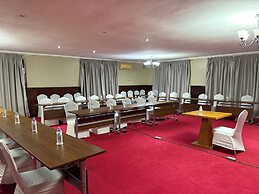 Serendib Suites & Conference Center
