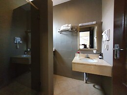 Serendib Suites & Conference Center