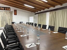 Serendib Suites & Conference Center