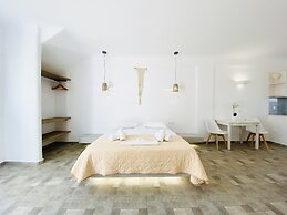 Alexandros Mykonos