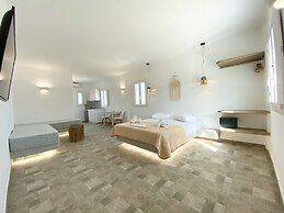 Alexandros Mykonos