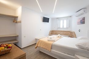 Alexandros Mykonos